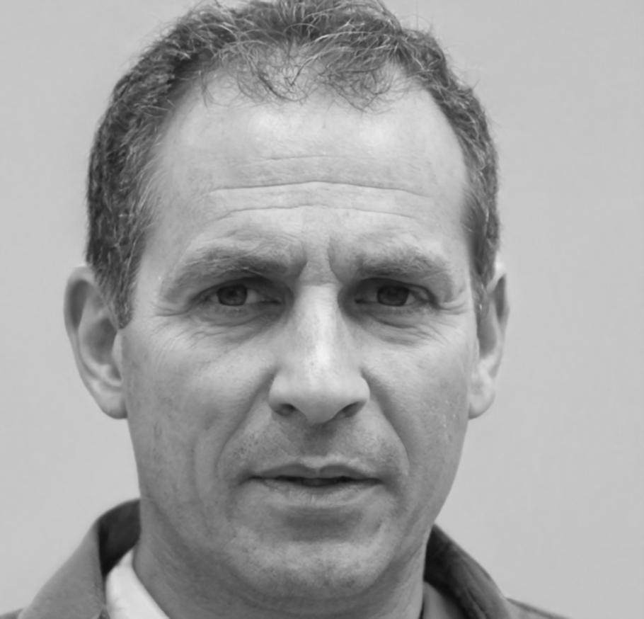Retrato profesional de Álvaro Mendizábal